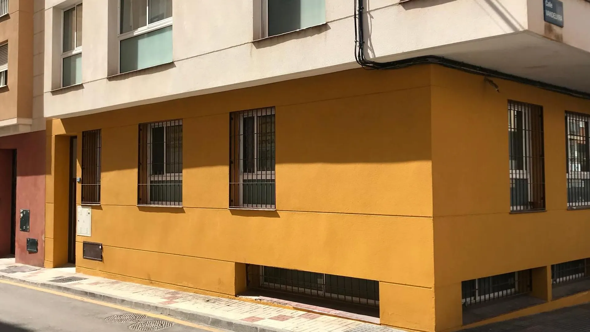 Elegant Duplex P/3 In Malaga With Terrace And Wifi Apartment